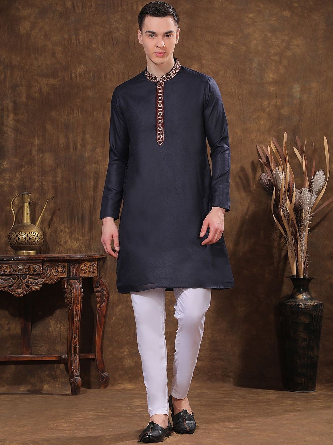 Men Ethnic Motifs Embroidered Regular Thread Work Kurta with Pyjamas