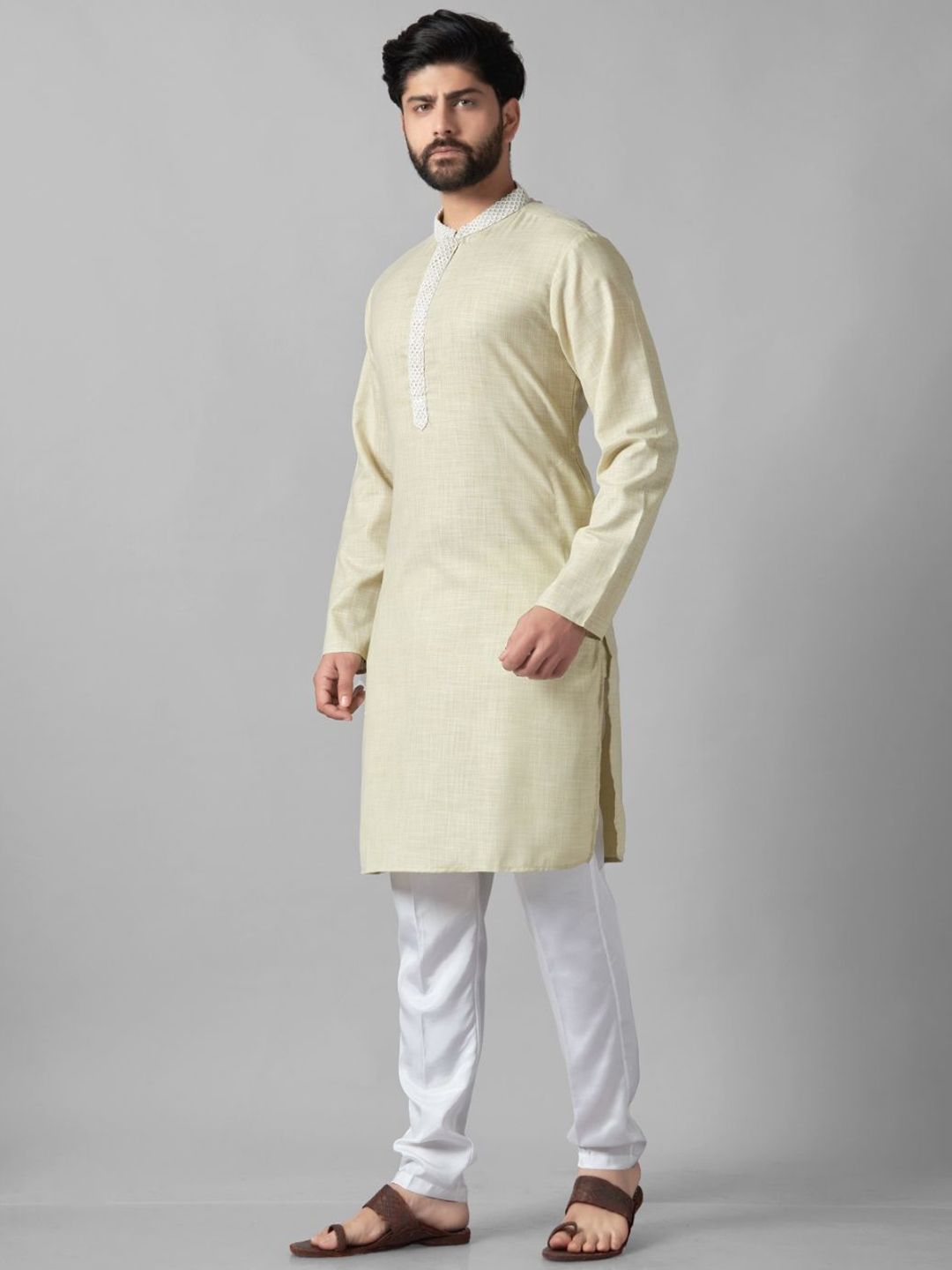 Men Textured Kurta with Pyjamas