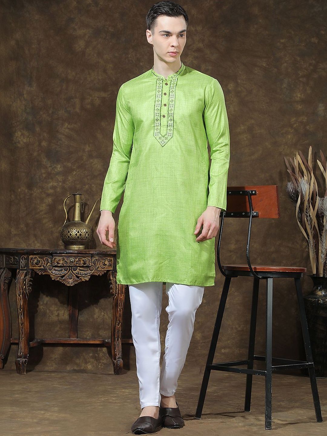 Men Ethnic Motifs Embroidered Regular Thread Work Kurta with Pyjamas