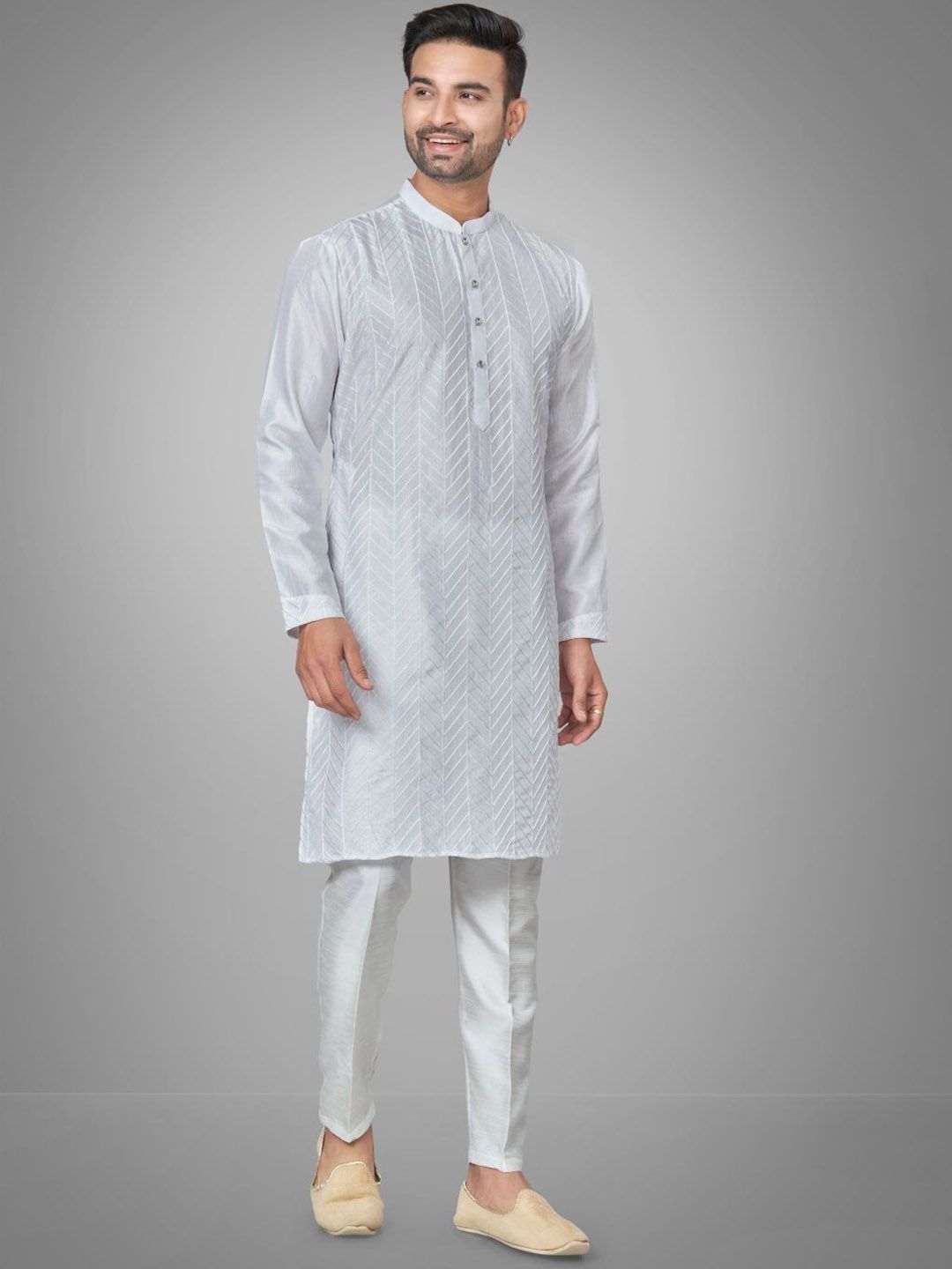 Men Embroidered Mandarin Collar Kurta Set
