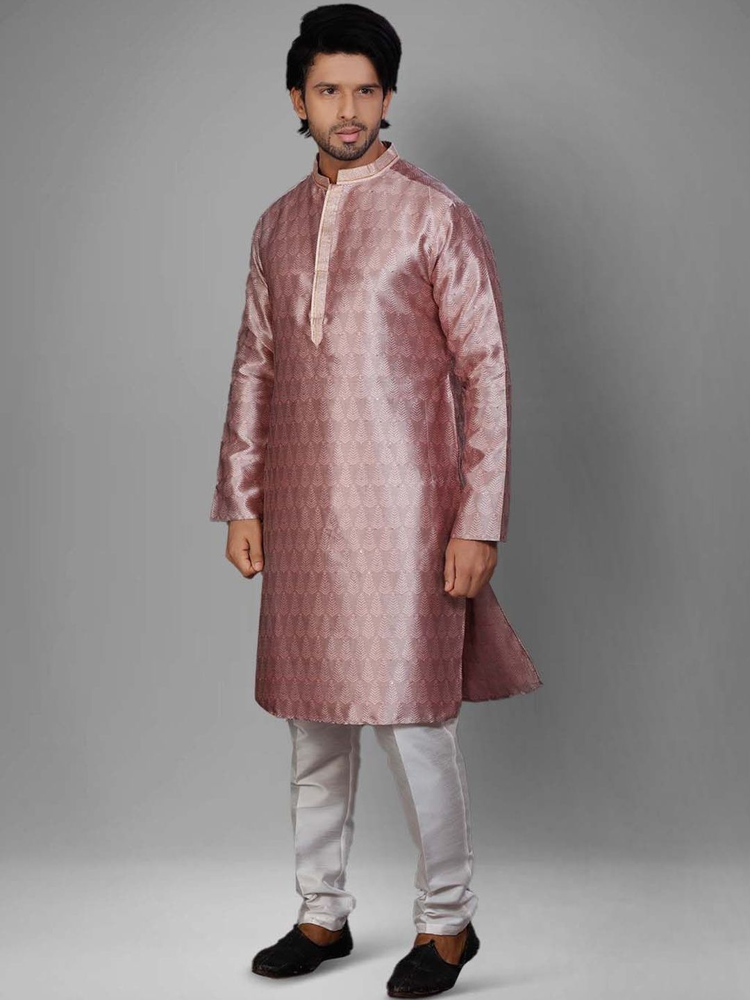 Men Regular Thread Work Kurta with Churidar