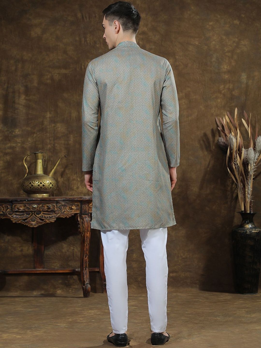 Men Printed Regular Kurta with Pyjamas