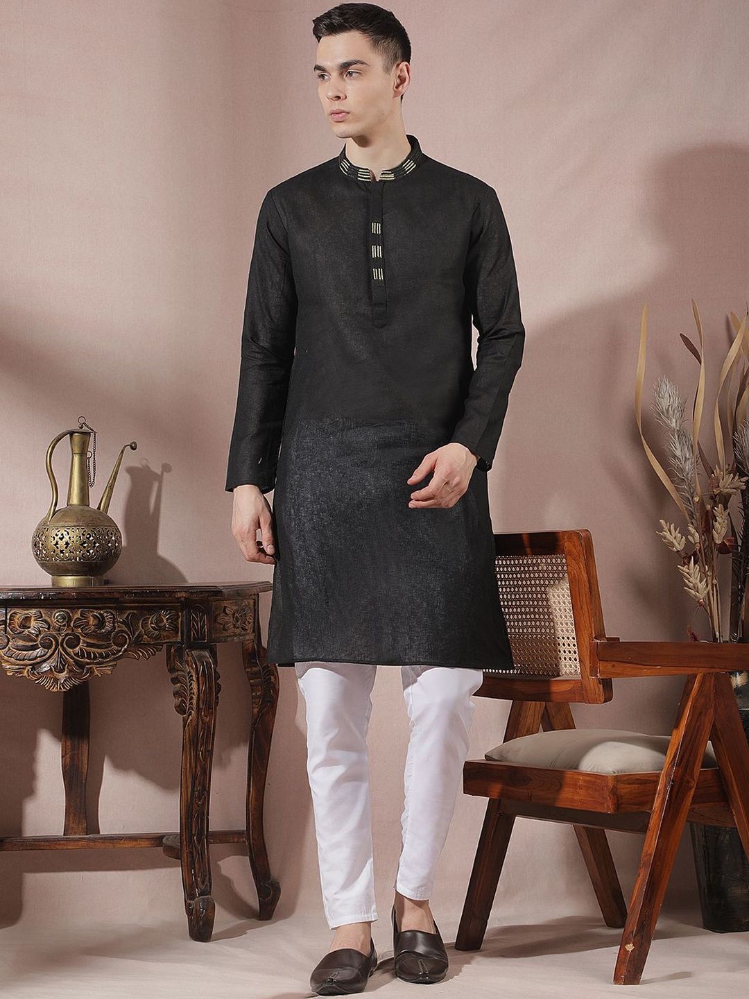 Men Regular Thread Work Kurta