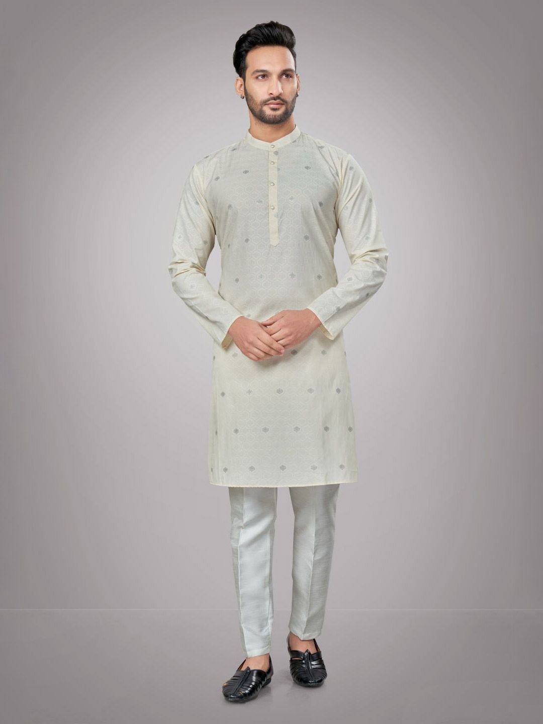 Men Mandarin Collar Kurta
