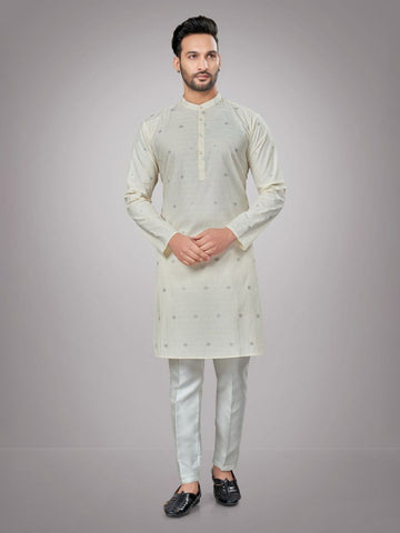 Men Mandarin Collar Kurta