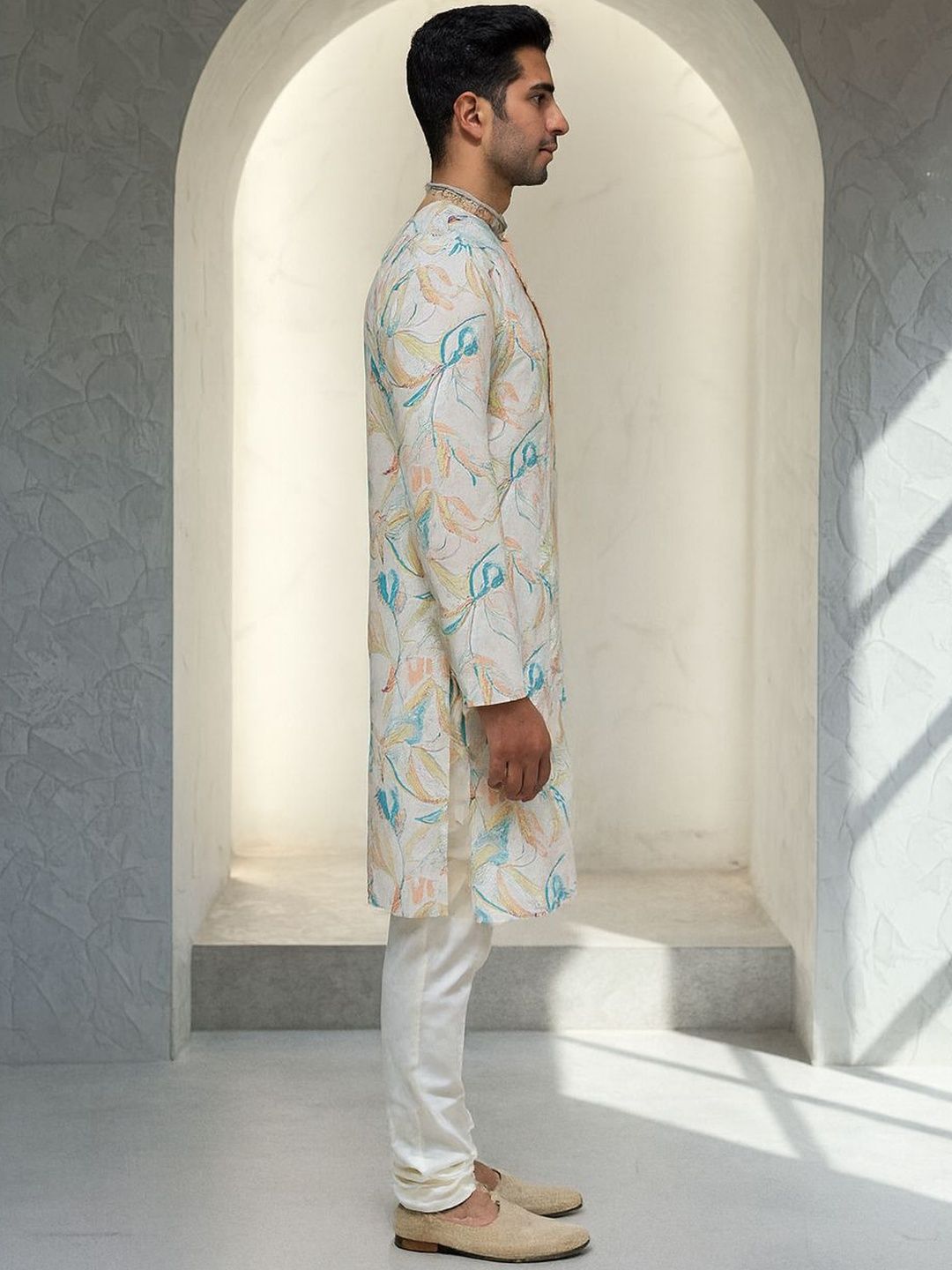 Men Floral Printed Regular Thread Work Kurta with Churidar