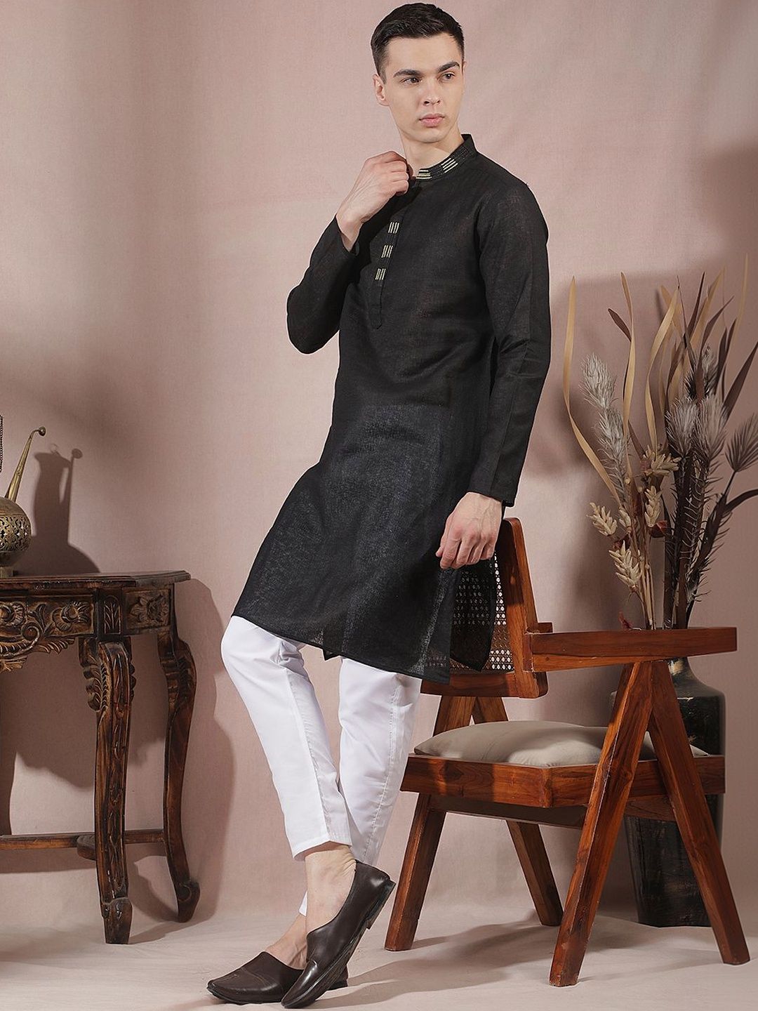 Men Regular Thread Work Kurta