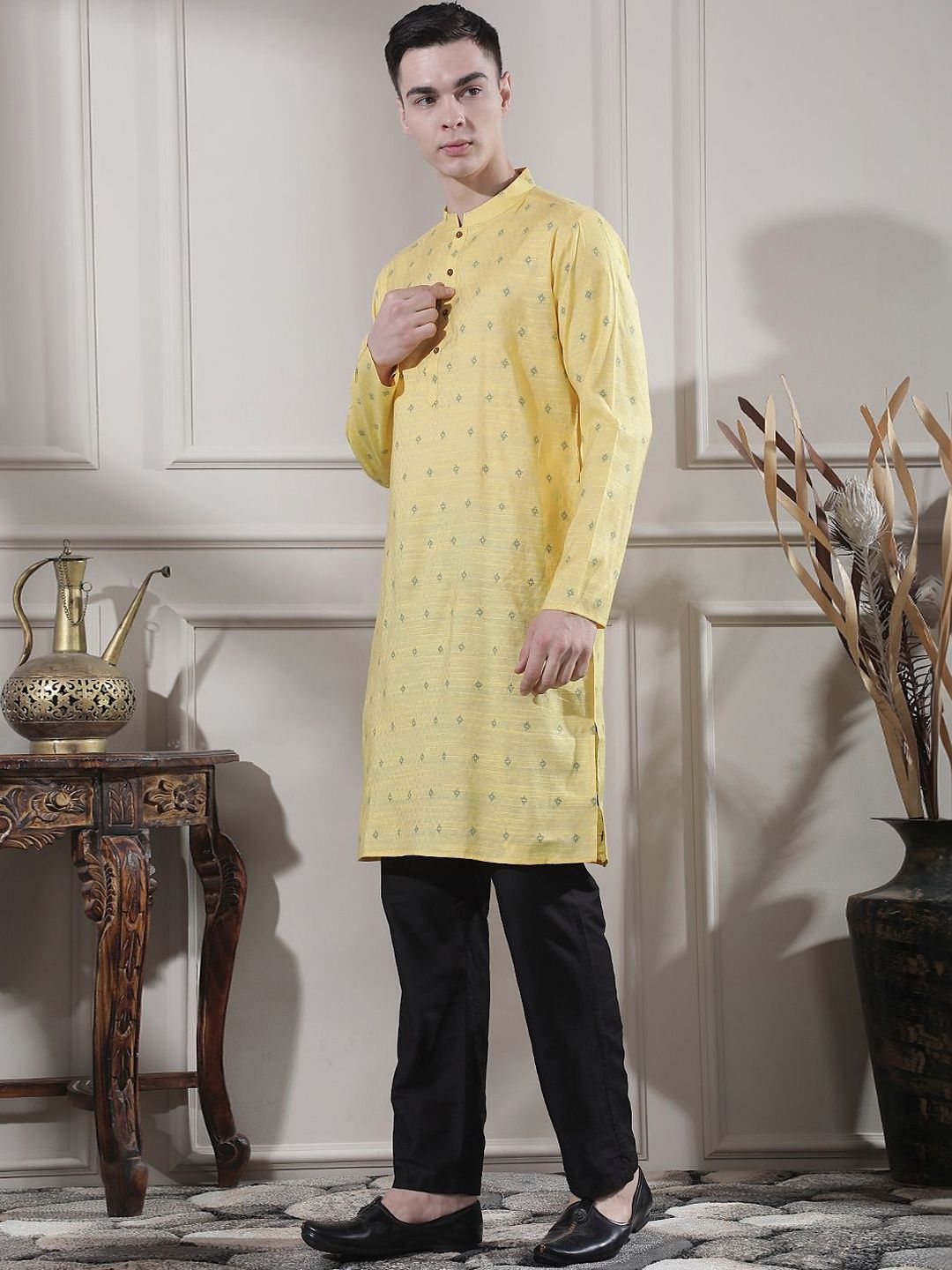 Men Printed Regular Kurta with Pyjamas