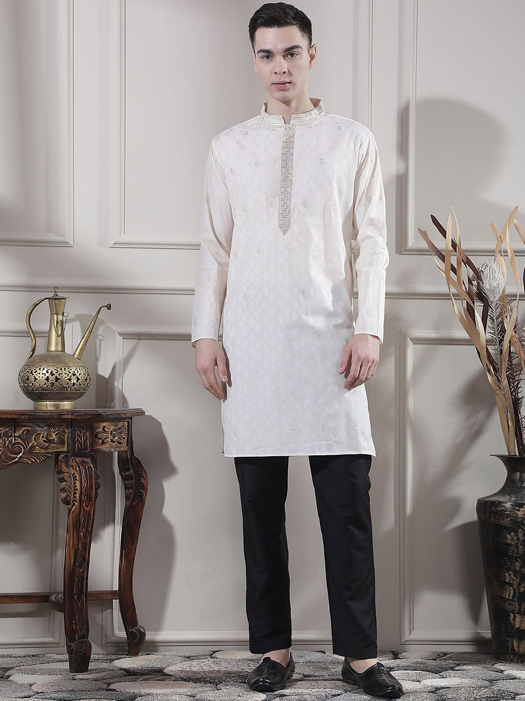 Men Ethnic Motifs Regular Thread Work Kurta with Trousers