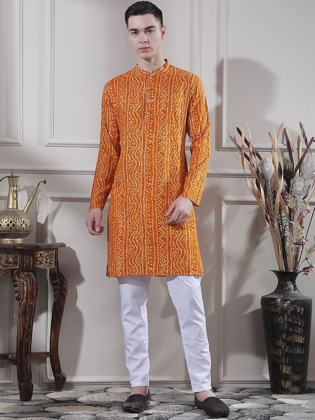 Men Bandhani Printed Regular Kurta with Pyjamas
