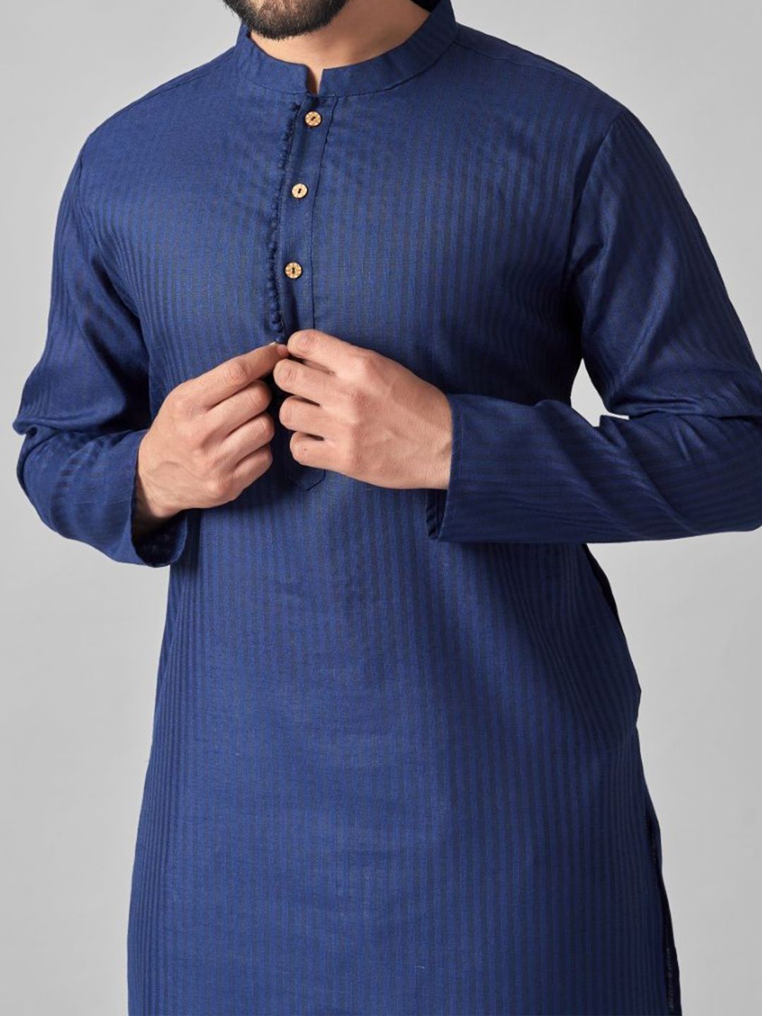 Men Mandarin Collar Kurta