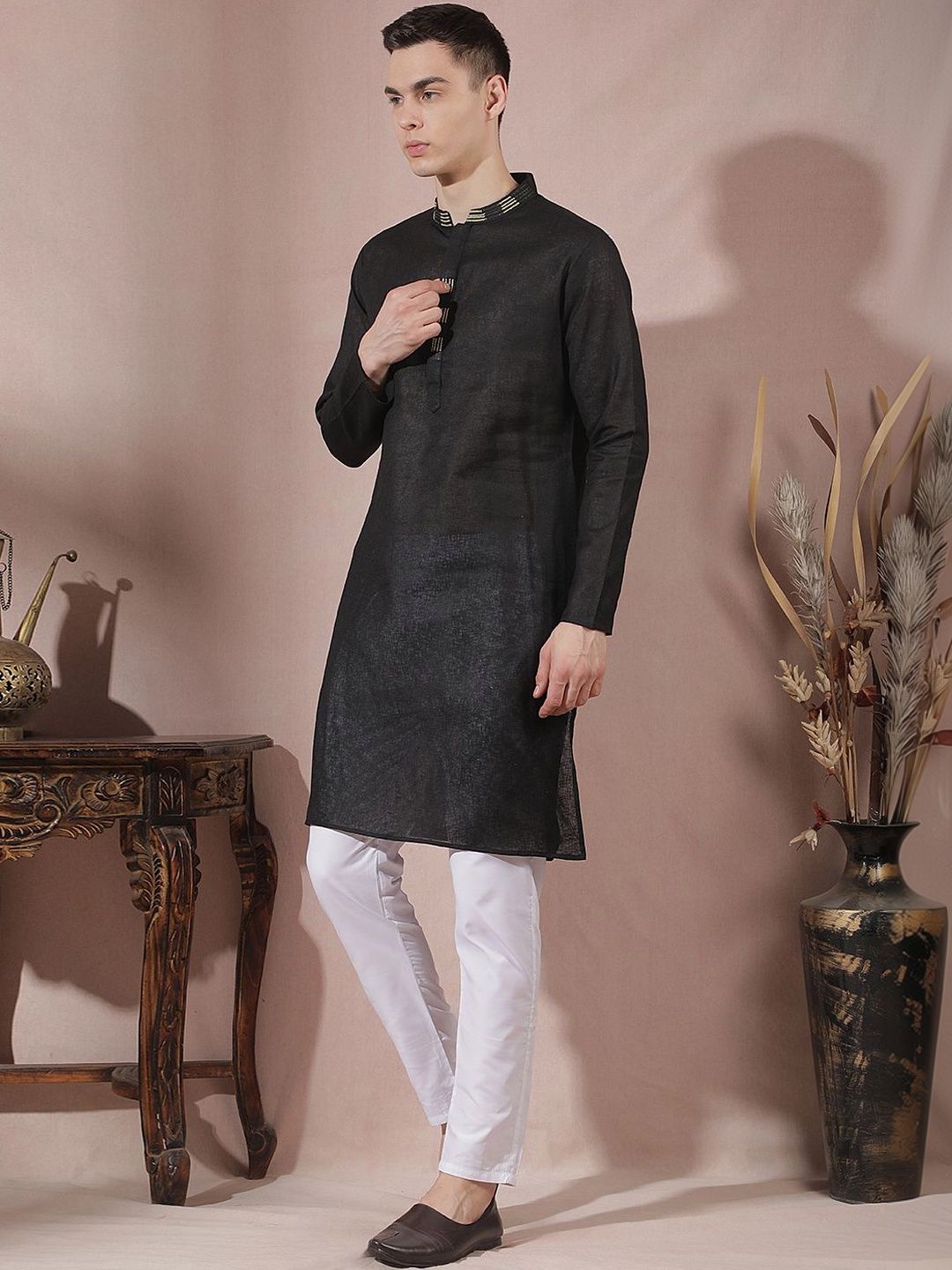 Men Regular Thread Work Kurta