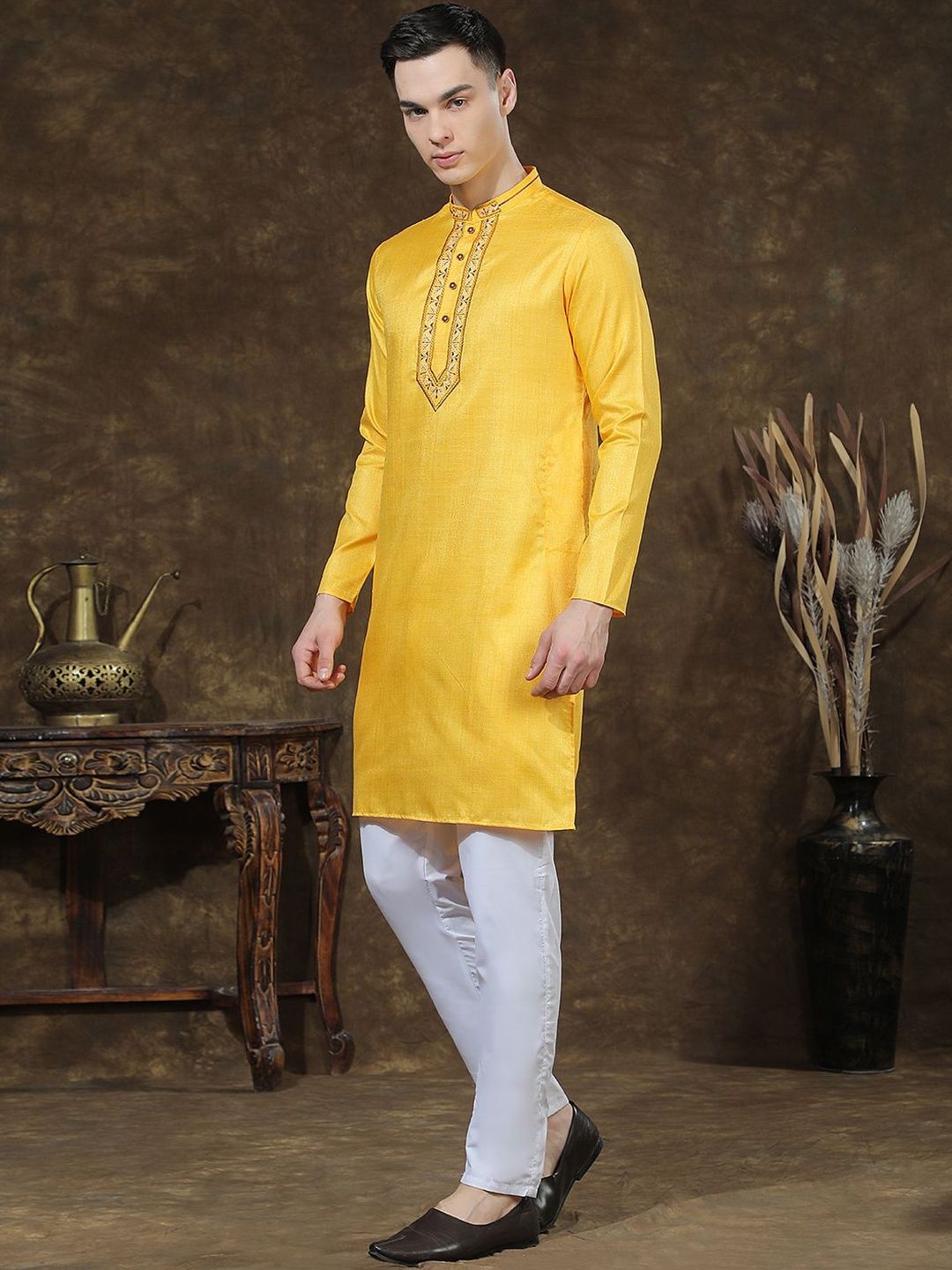 Men Ethnic Motifs Embroidered Regular Thread Work Kurta with Pyjamas