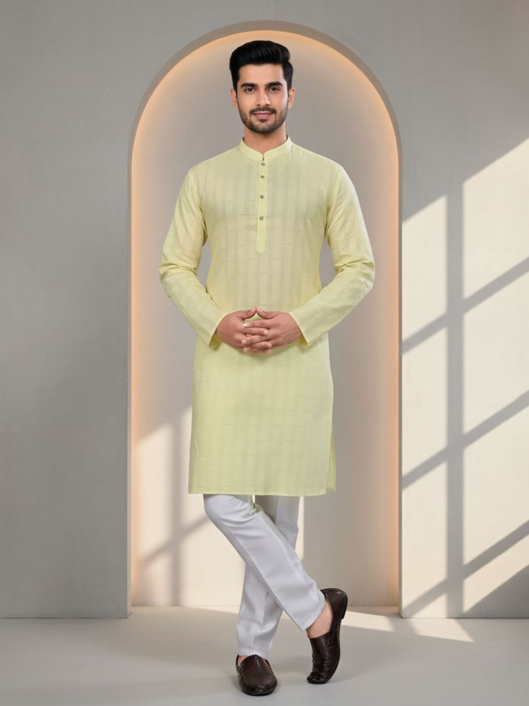 Men's Self Design Regular Fit Full Sleeve Kurta