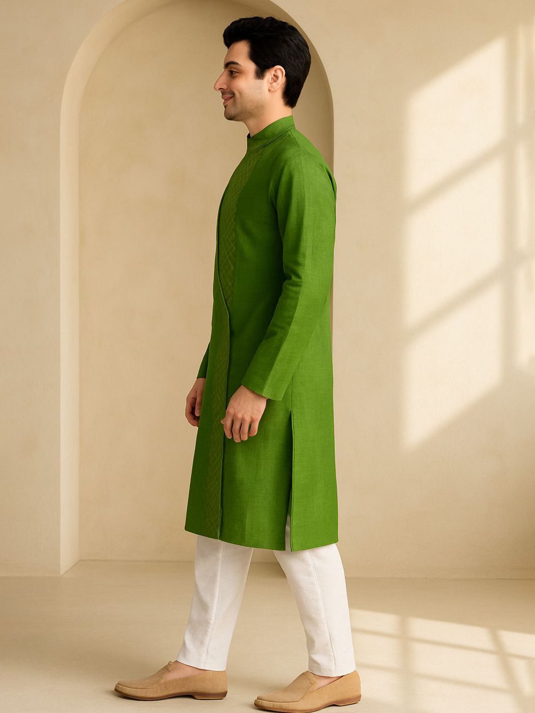 Men Ethnic Motifs Embroidered Full Sleeve Calf Length Kurta
