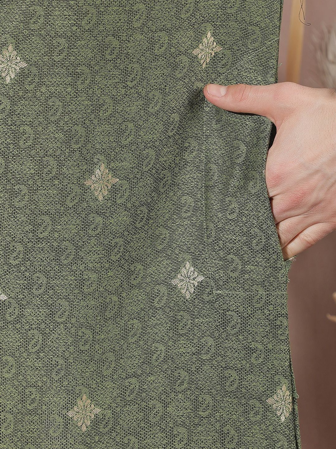 Men Regular Kurta with Pyjamas