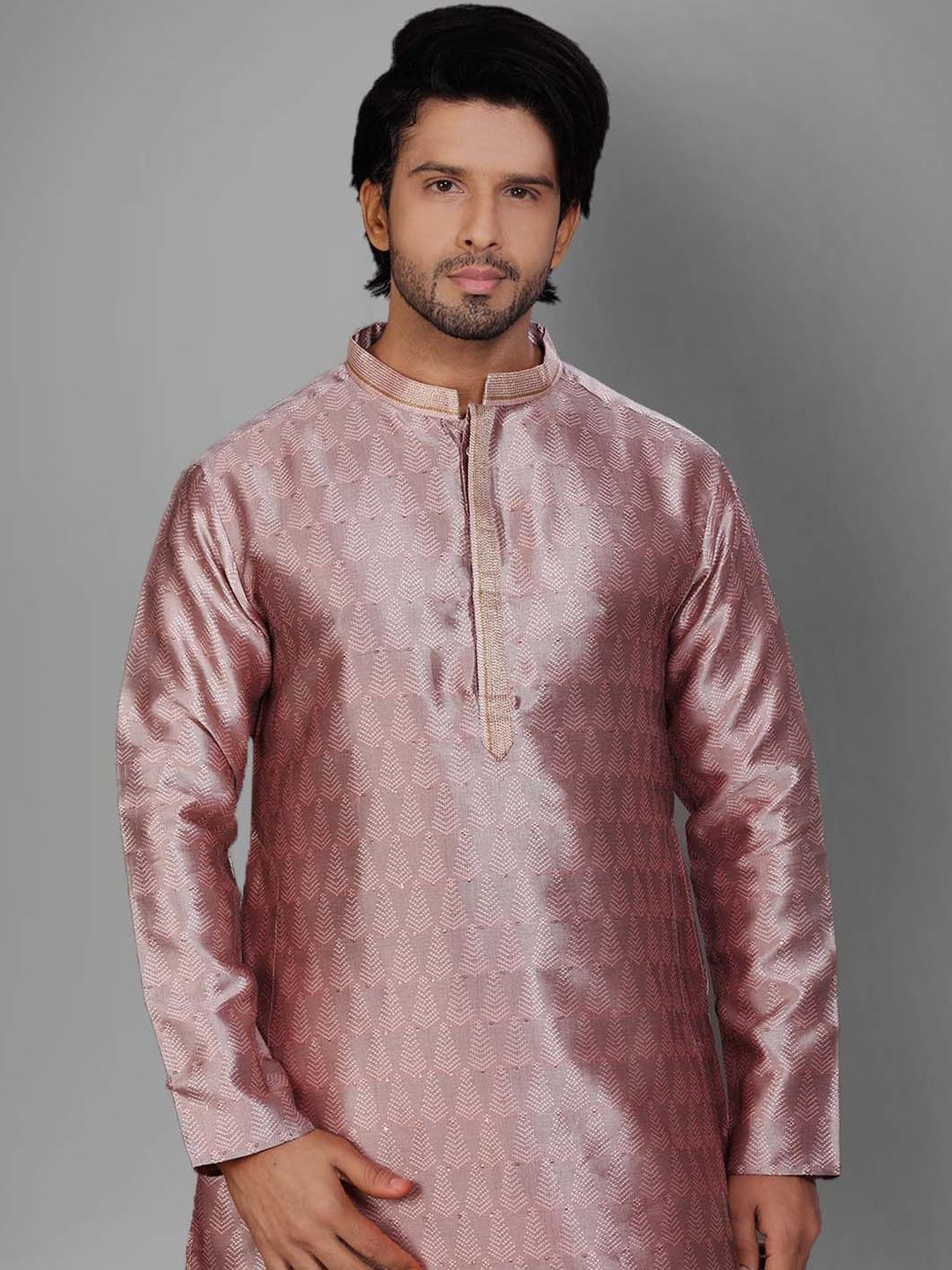 Men Regular Thread Work Kurta with Churidar