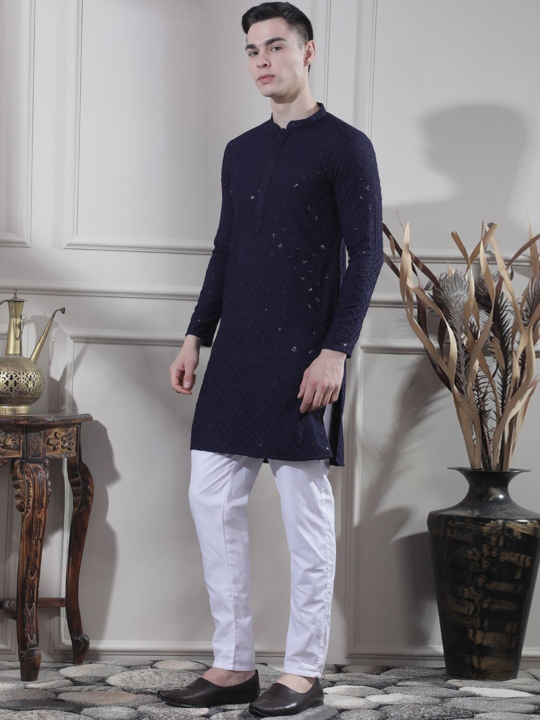 Men Embroidered Kurta