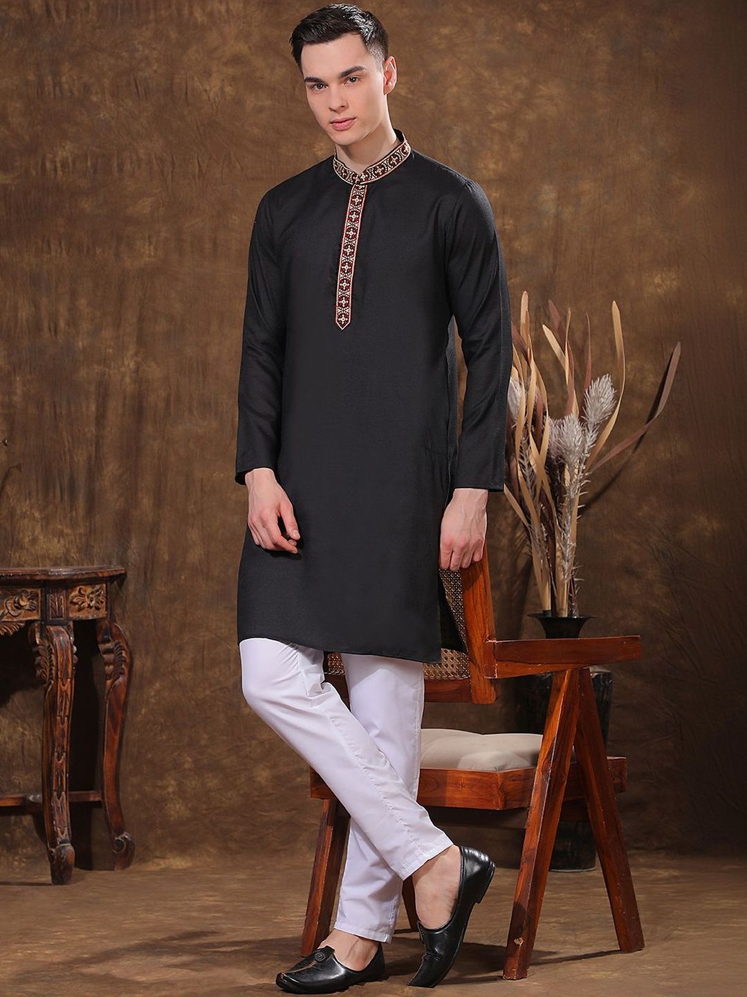 Men Ethnic Motifs Embroidered Regular Thread Work Kurta with Pyjamas