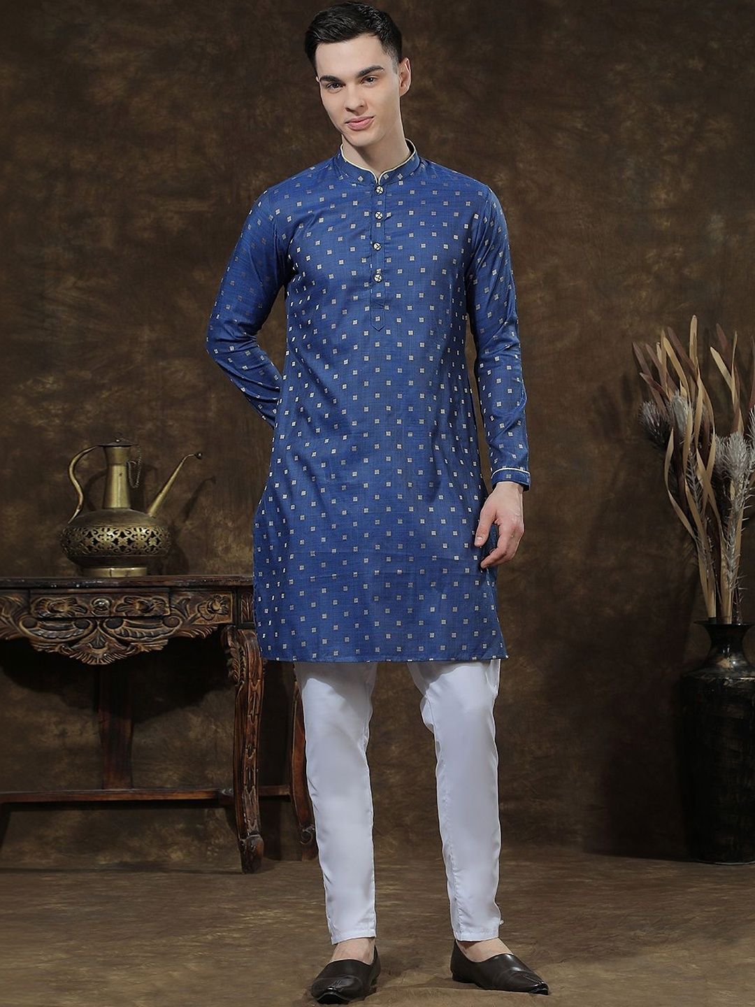 Men Regular Kurta with Pyjamas