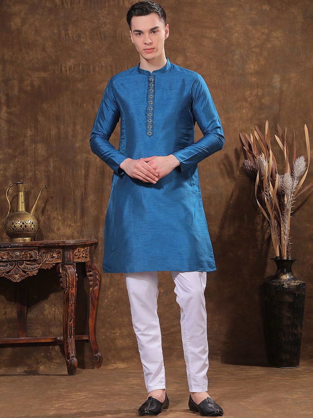 Men Ethnic Motifs Embroidered Regular Thread Work Kurta with Pyjamas