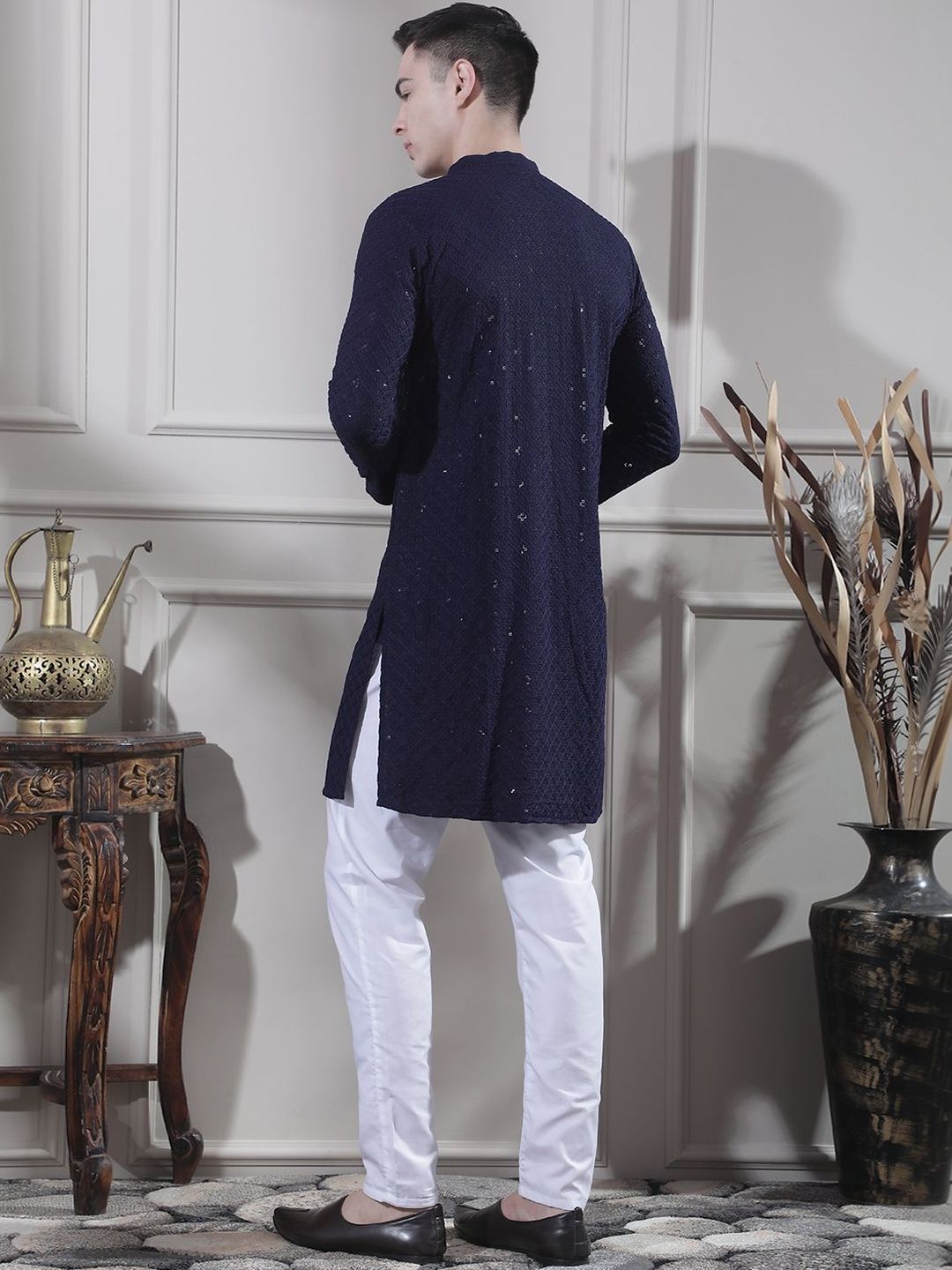 Men Embroidered Kurta