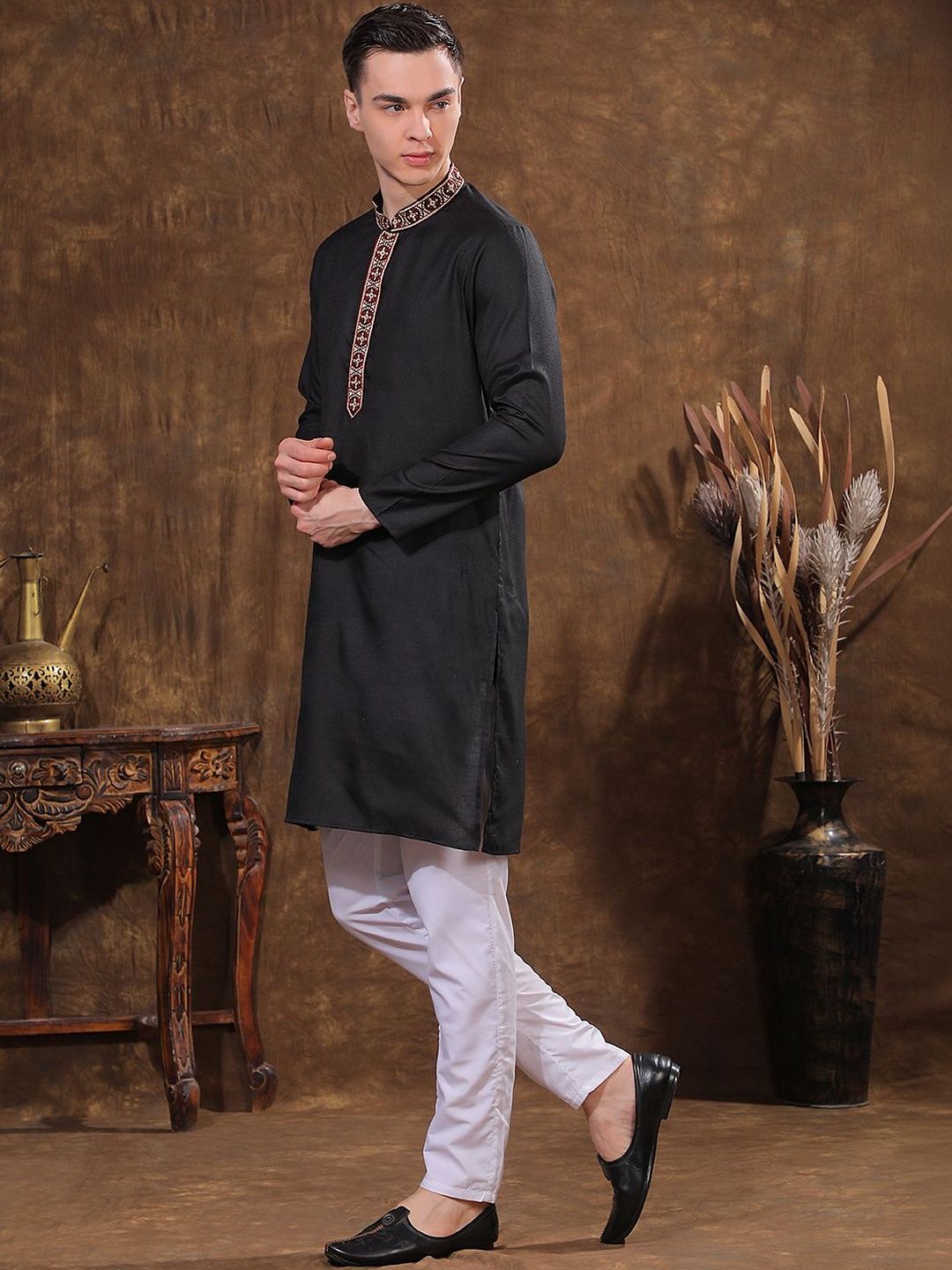 Men Ethnic Motifs Embroidered Regular Thread Work Kurta with Pyjamas