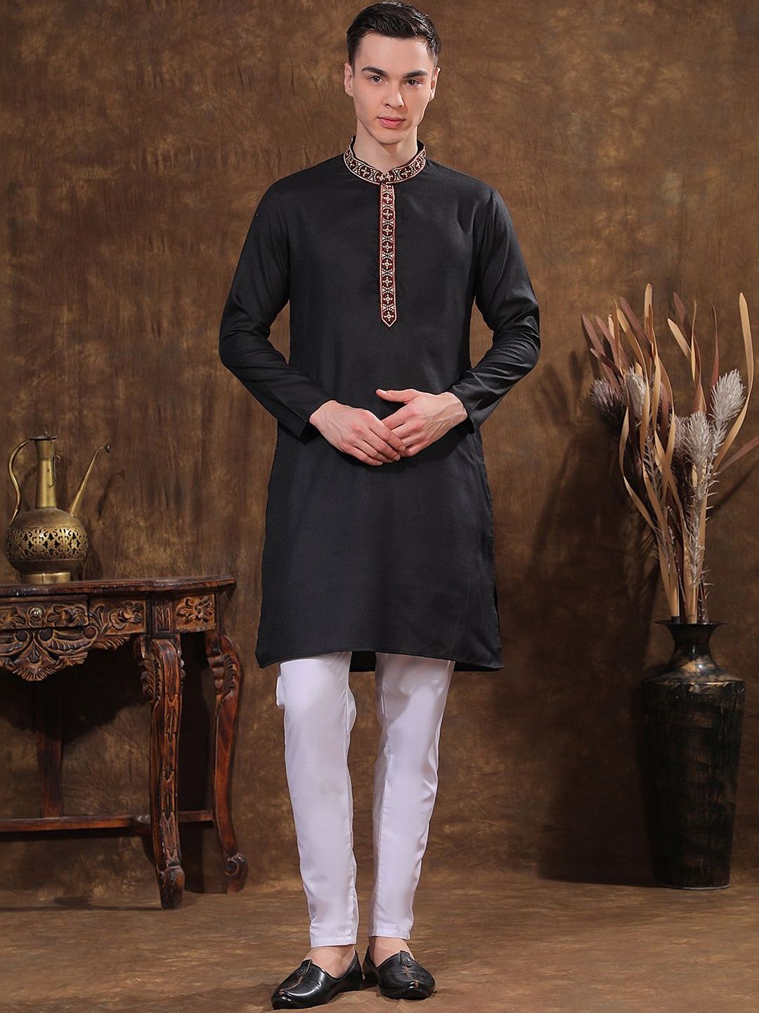 Men Ethnic Motifs Embroidered Regular Thread Work Kurta with Pyjamas