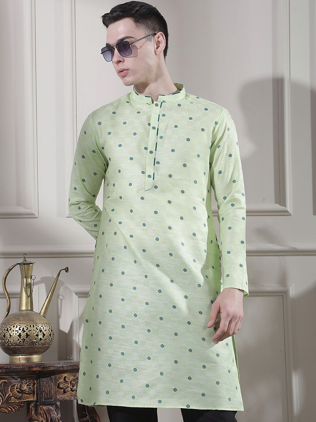 Men Geometric Striped Jacquard Kurta