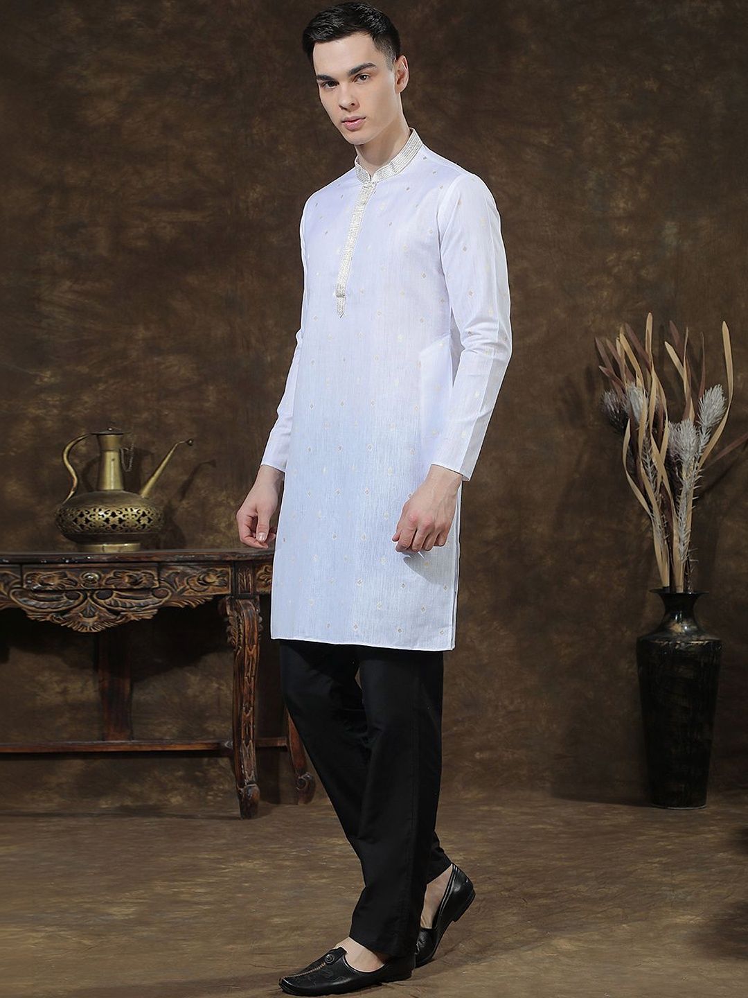 Men Ethnic Motifs Regular Thread Work Kurta with Trousers