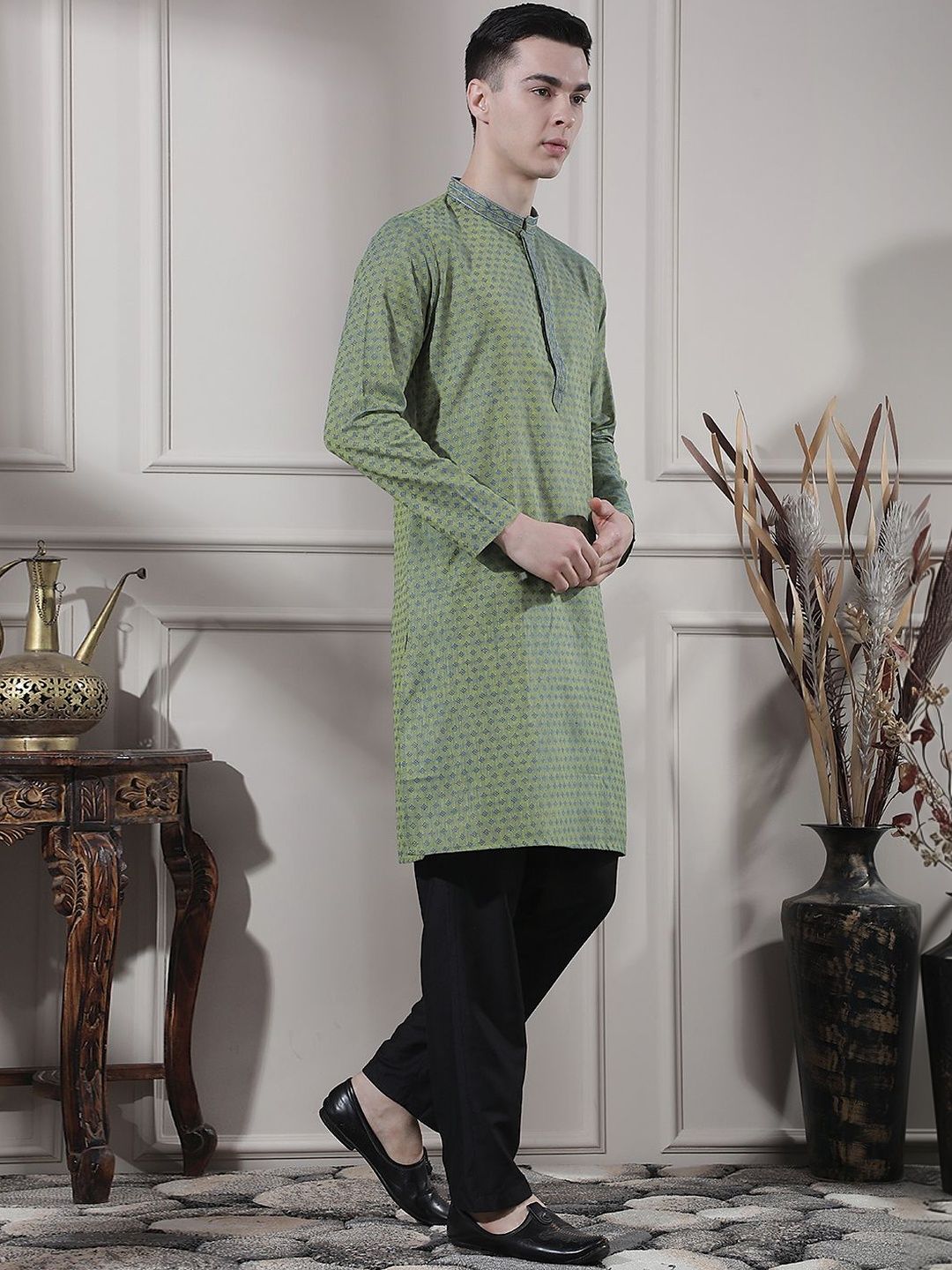 Men Printed Regular Thread Work Kurta with Trousers