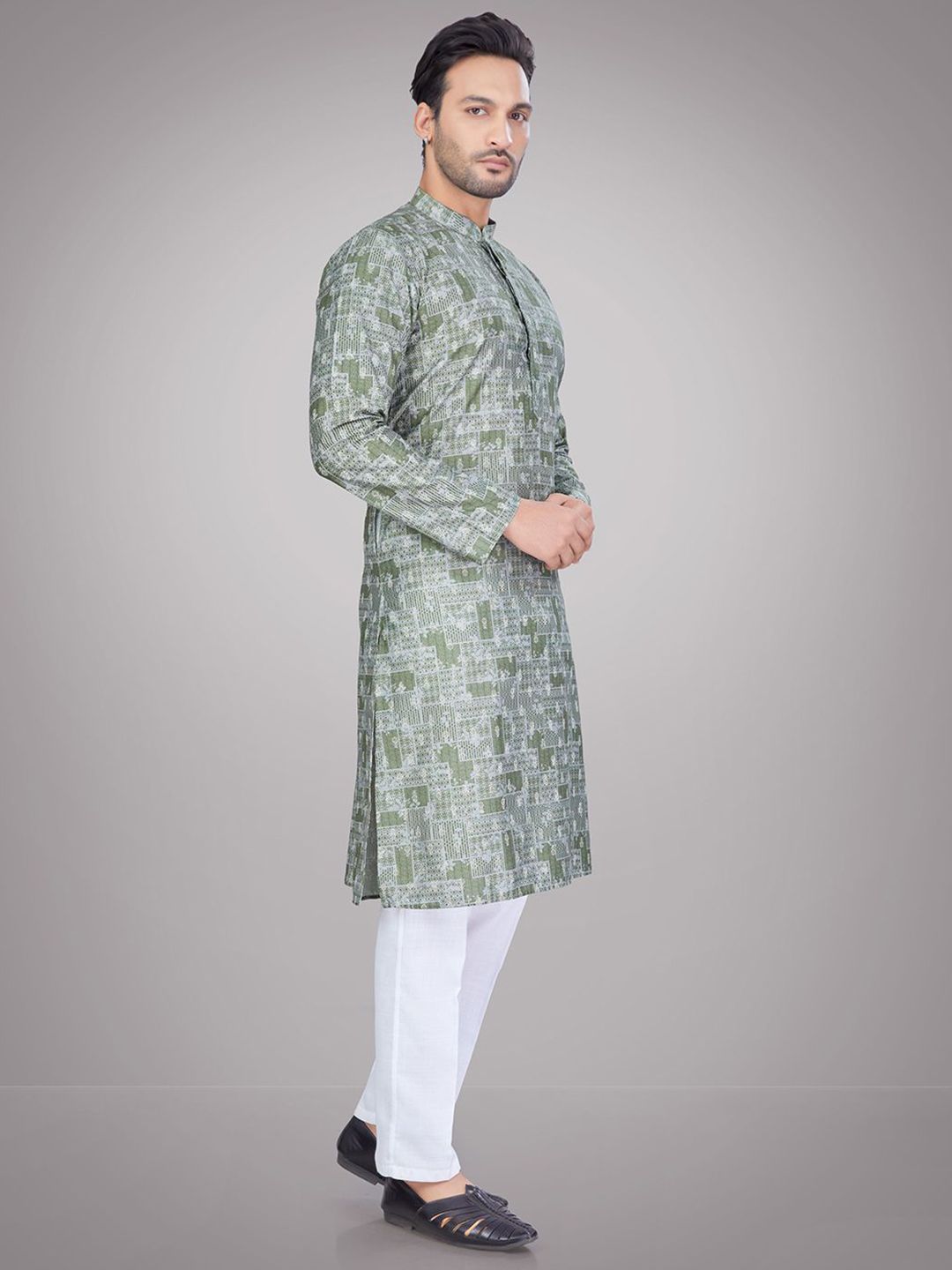 Men Ethnic Motifs Printed Mandarin Collar Kurta