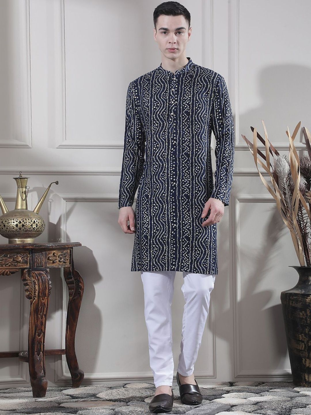 Men Ethnic Motifs Printed Regular Kurta with Churidar