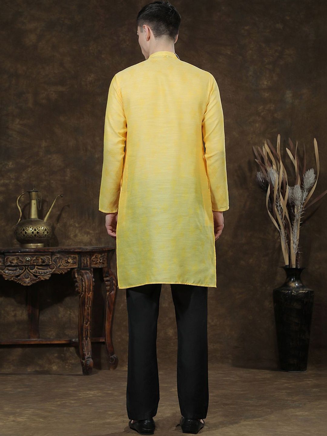 Men Ethnic Motifs Regular Thread Work Kurta with Trousers