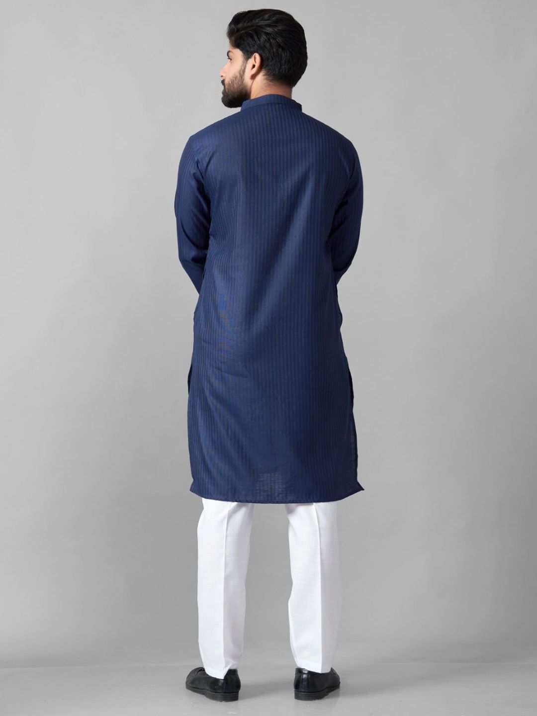 Men Mandarin Collar Kurta