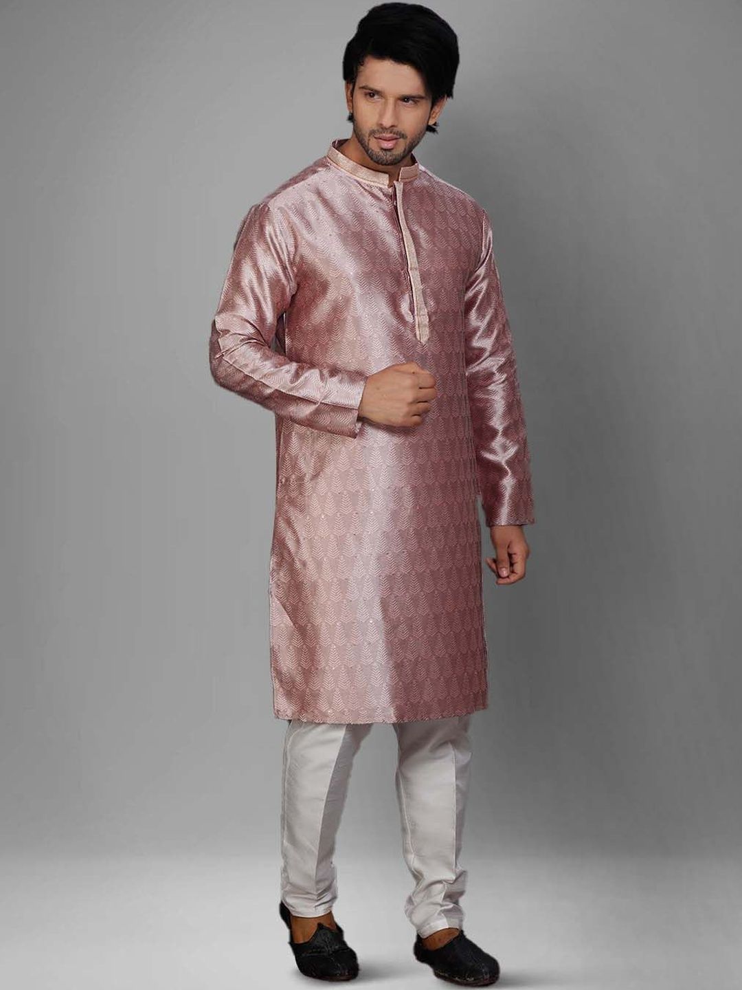 Men Regular Thread Work Kurta with Churidar