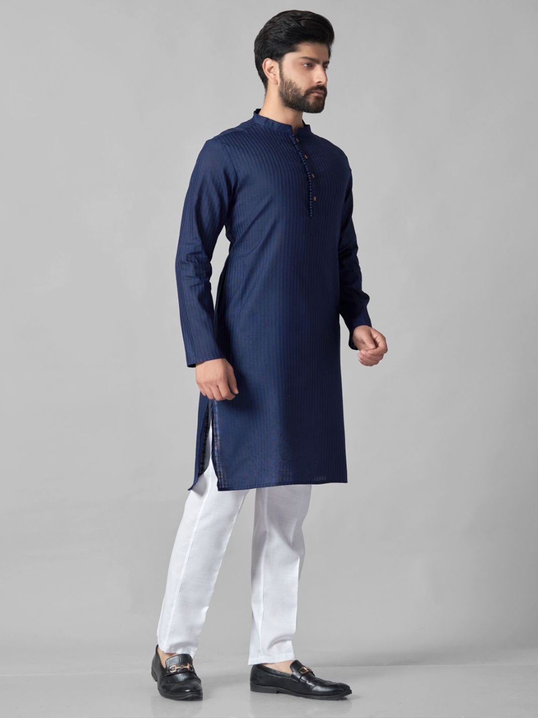 Men Mandarin Collar Kurta
