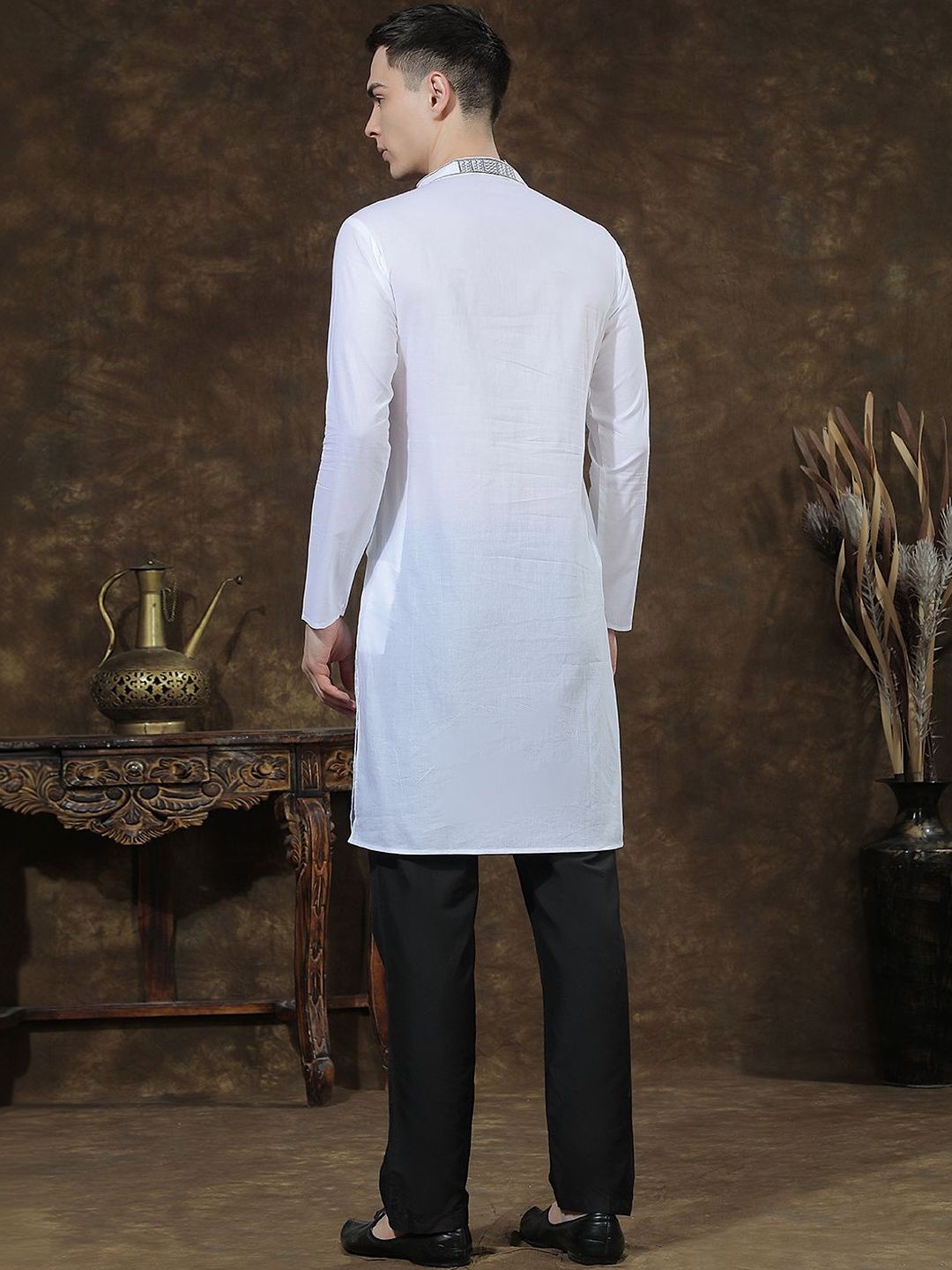 Men Ethnic Motifs Embroidered Regular Chikankari Kurta with Trousers