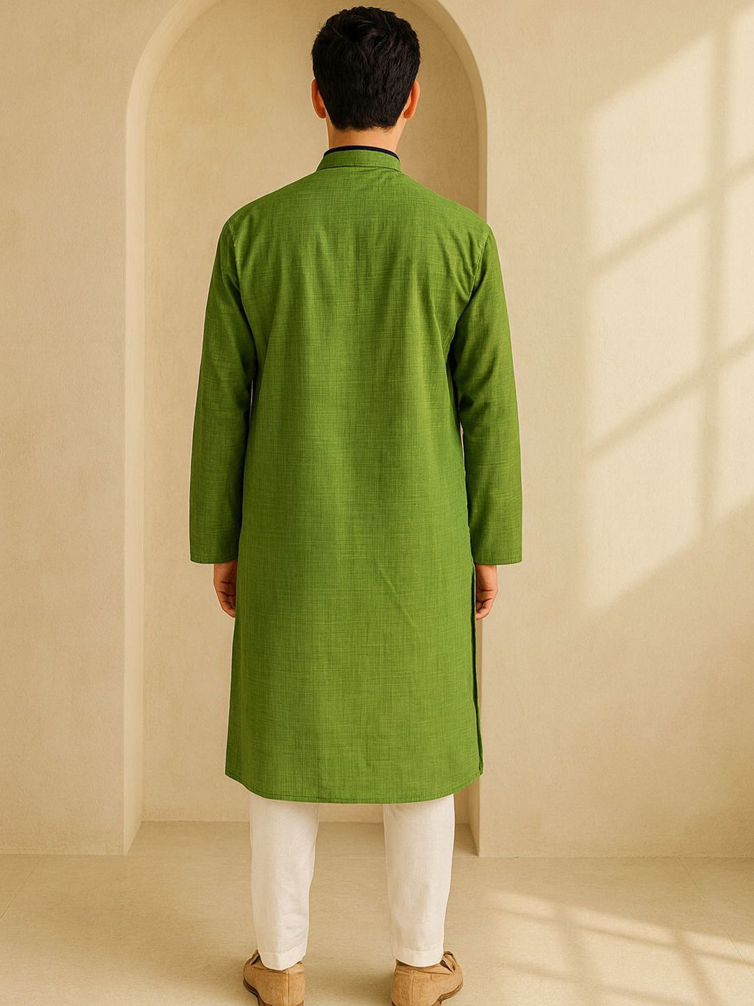 Men Ethnic Motifs Embroidered Full Sleeve Calf Length Kurta