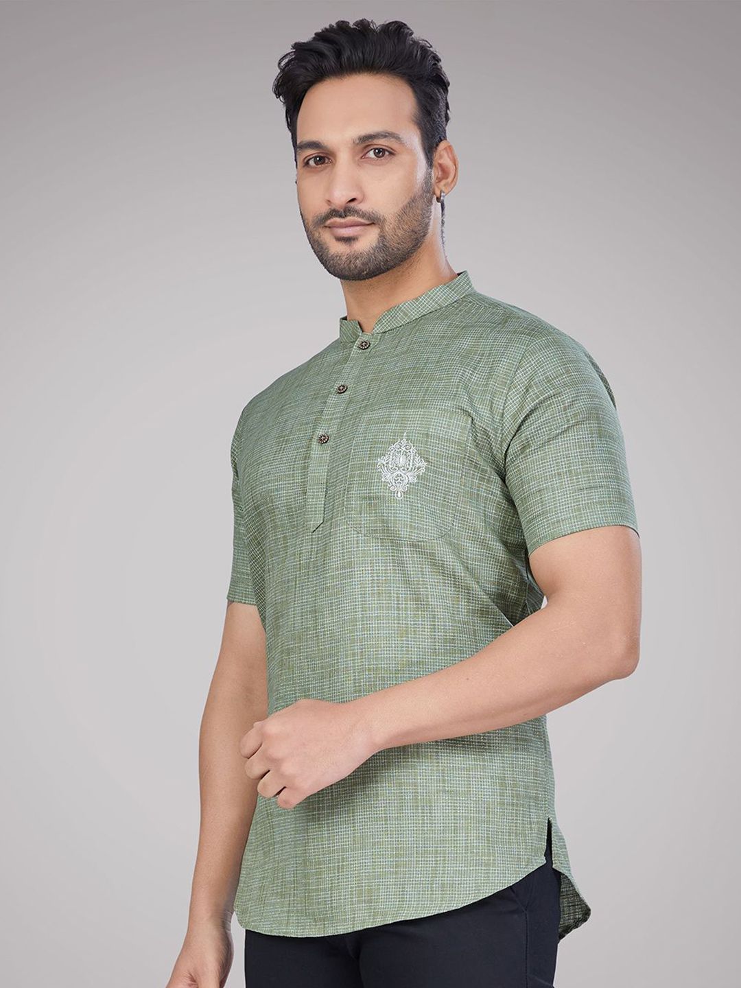 Men Woven Design Mandairan Collar Kurta