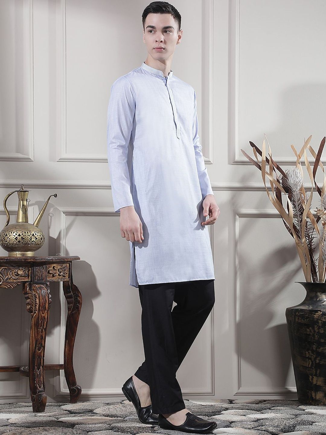 Men Regular Thread Work Kurta with Trousers
