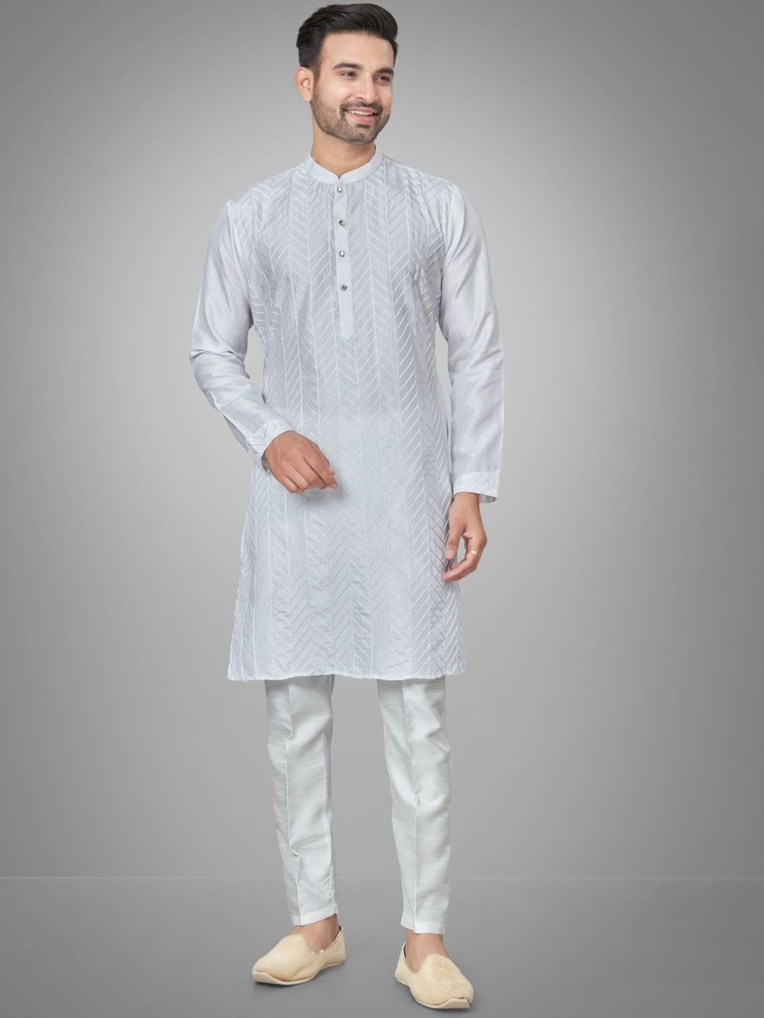 Men Embroidered Mandarin Collar Kurta Set