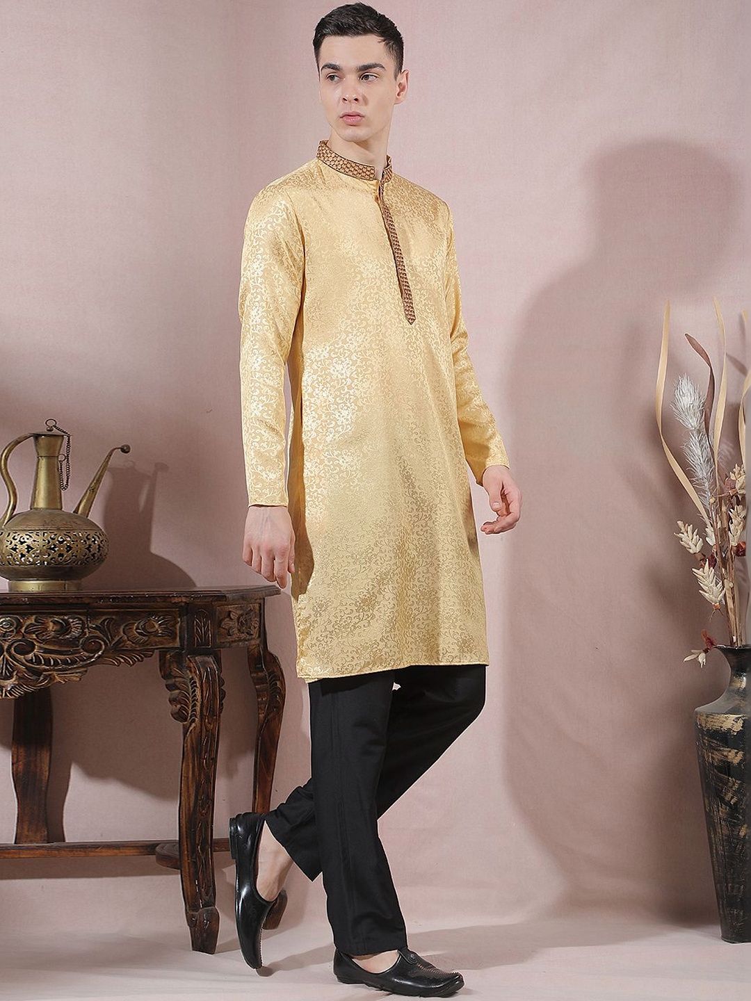 Men Regular Thread Work Kurta with Trousers