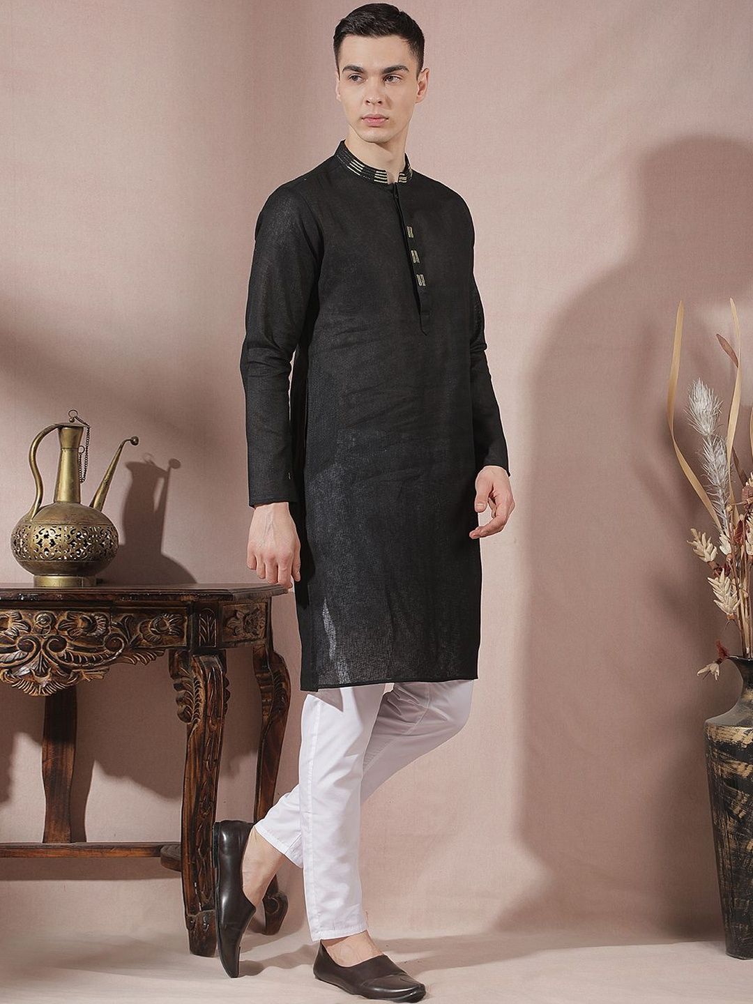 Men Regular Thread Work Kurta