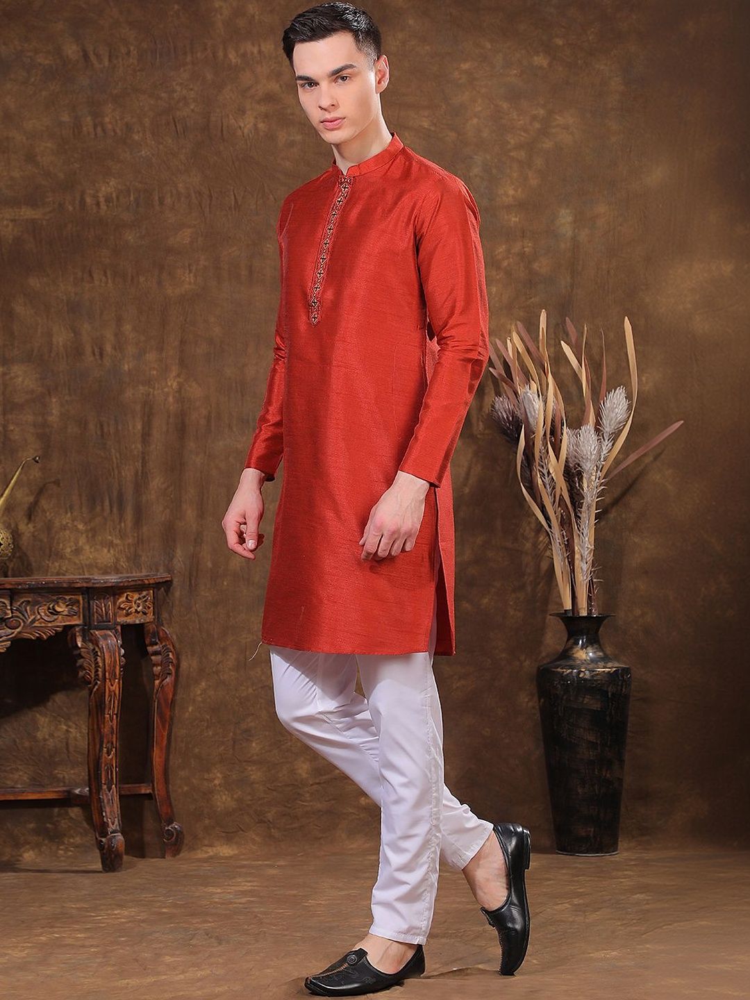 Men Regular Thread Work Kurta with Trousers
