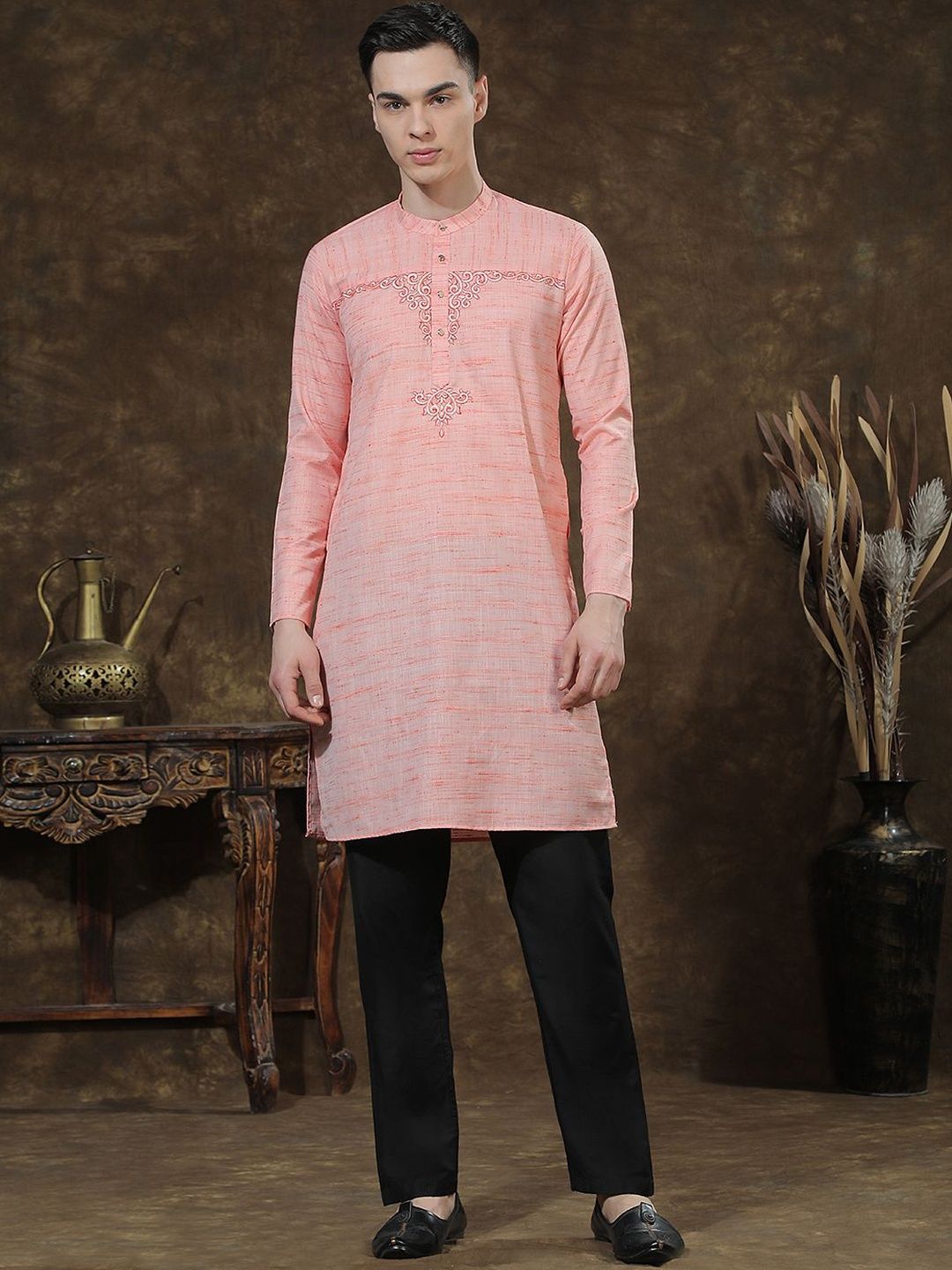 Men Ethnic Motifs Embroidered Regular Thread Work Kurta with Trousers