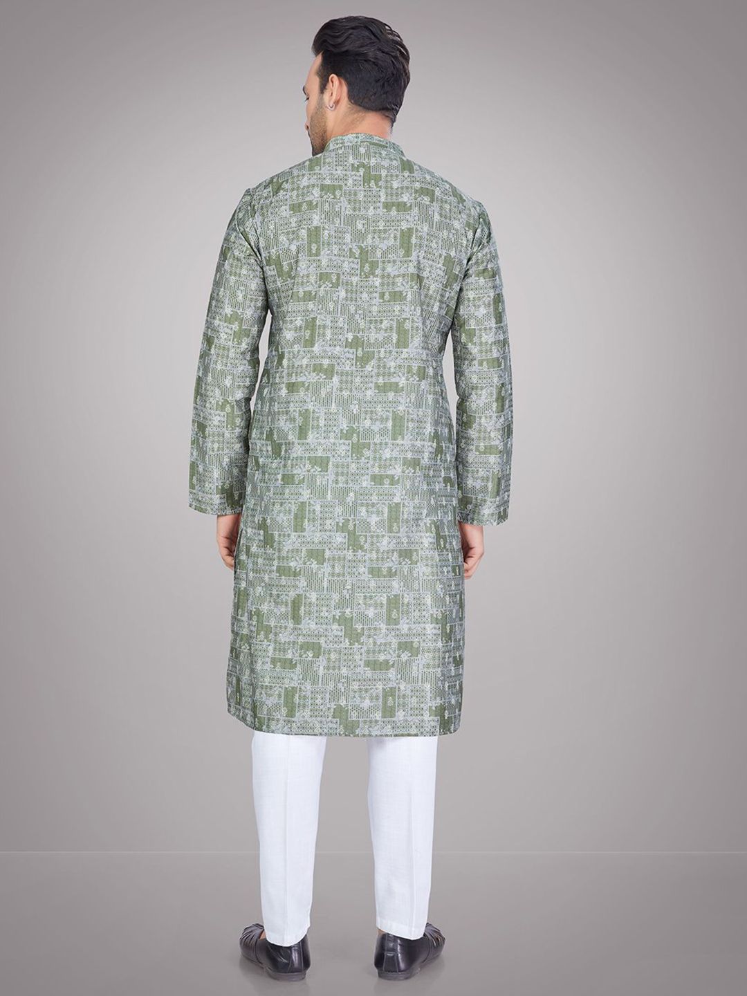 Men Ethnic Motifs Printed Mandarin Collar Kurta
