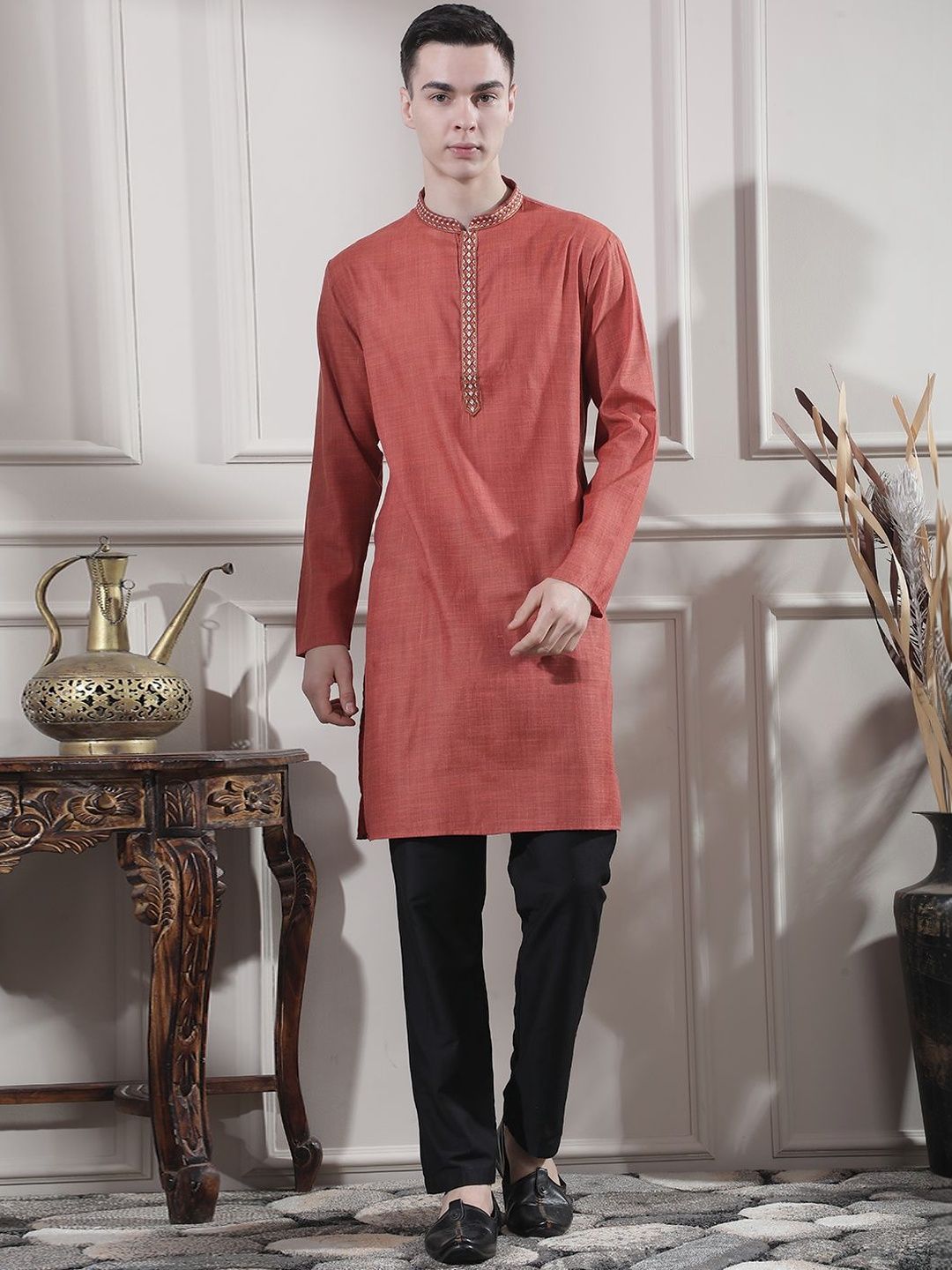 Men Ethnic Motifs Regular Thread Work Kurta with Trousers