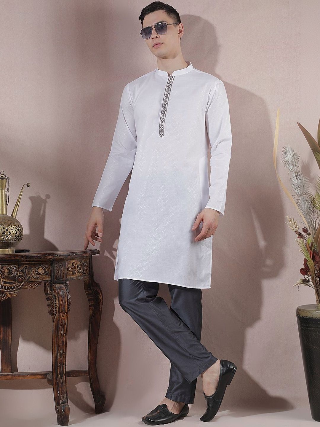 Men Regular Thread Work Kurta with Trousers
