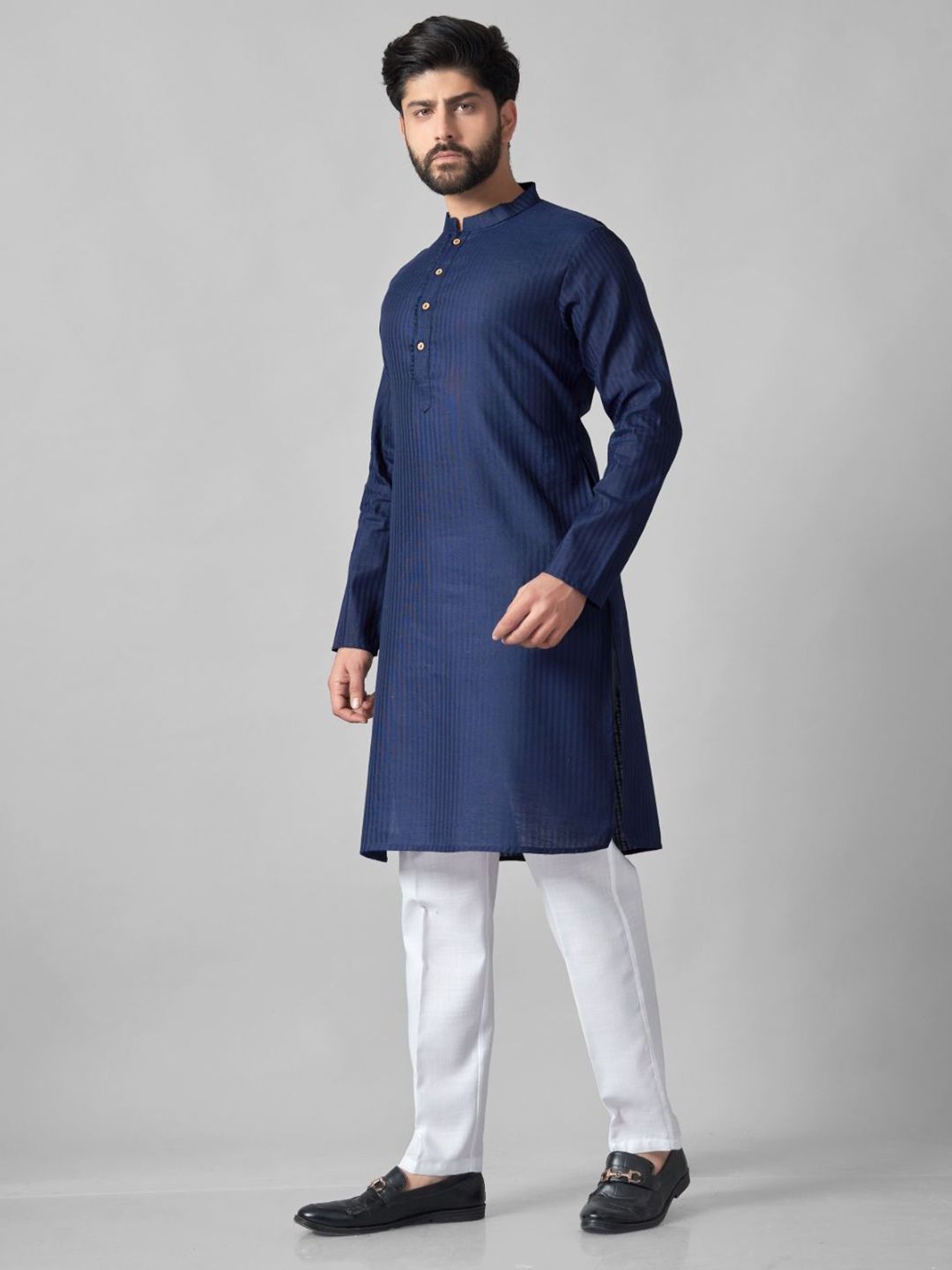 Men Mandarin Collar Kurta
